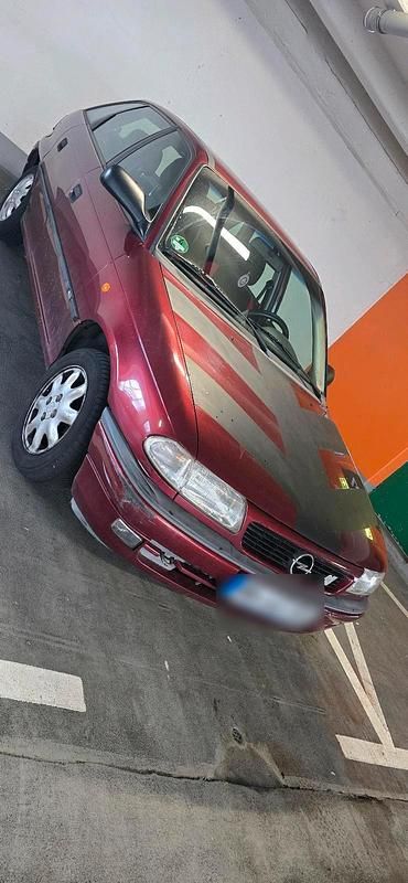 Gebraucht Opel Astra 75 PS (55 kW) 1997 Rot Kleinwagen