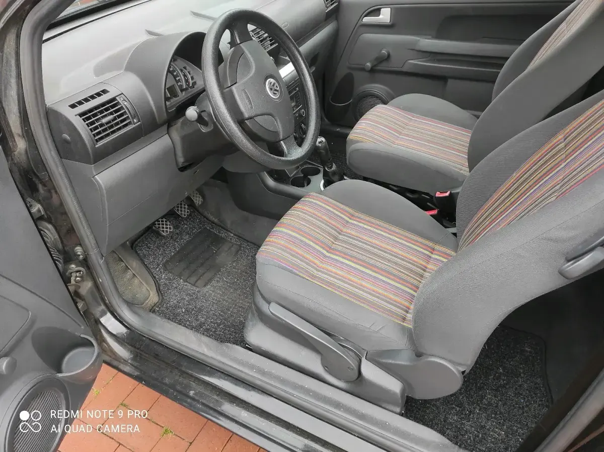 Gebraucht VW Fox 54 PS (39 kW) 2008 Schwarz Kleinwagen