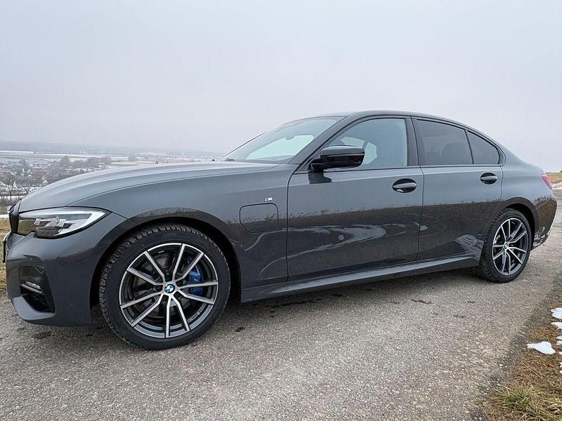 Gebraucht BMW 330e M Sport 292 PS (214 kW) 2020 Grau Limousine