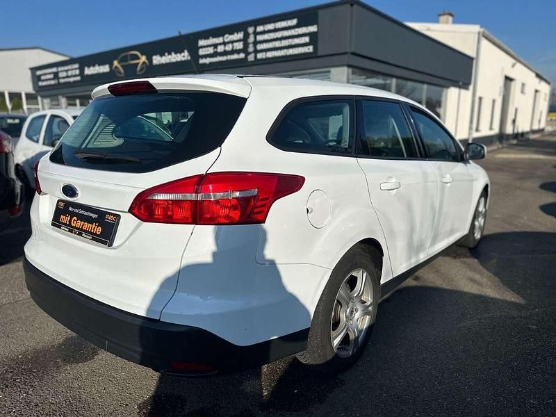 Gebraucht Ford Focus Trend 101 PS (74 kW) 2017 Weiß Kombi