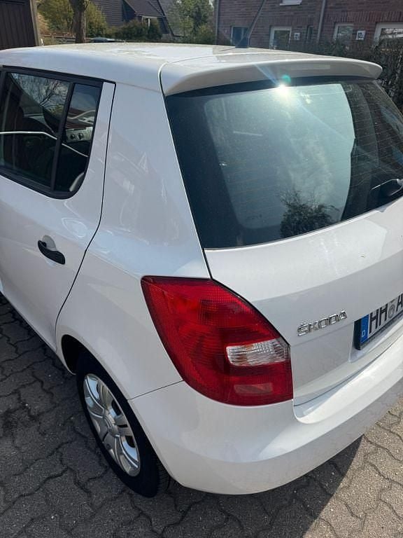 Gebraucht Skoda Fabia Fresh 60 PS (44 kW) 2014 Weiß Limousine
