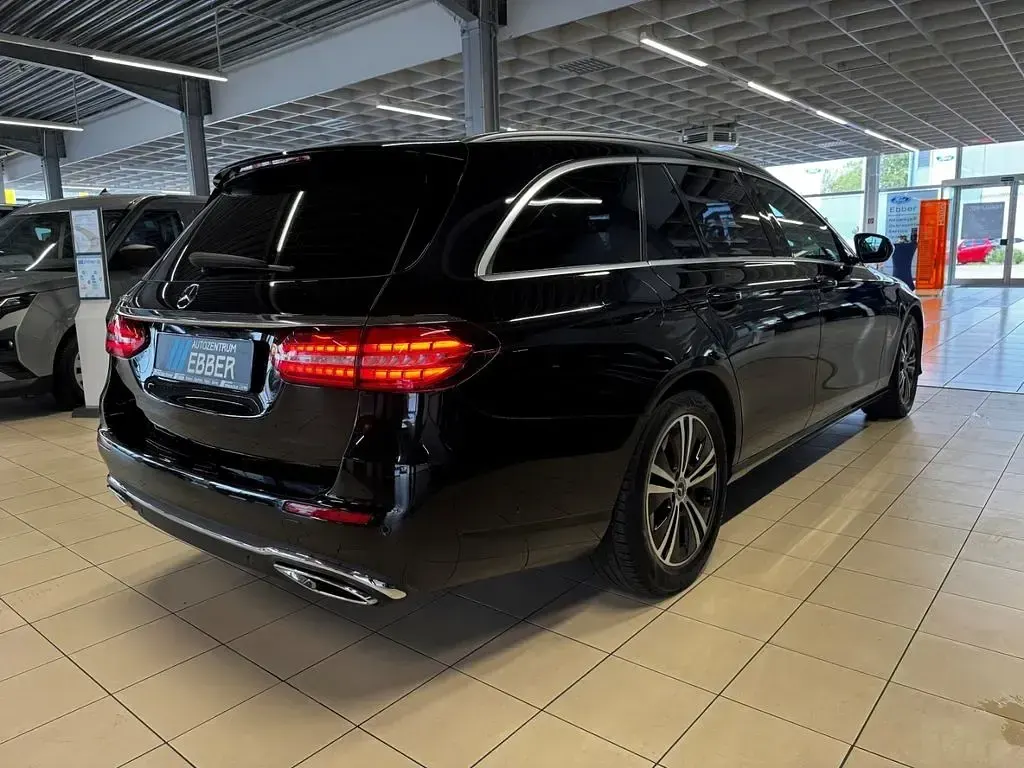 Gebraucht Mercedes E200 Avantgarde 160 PS (117 kW) 2021 Metalliclack (schwarz Kombi