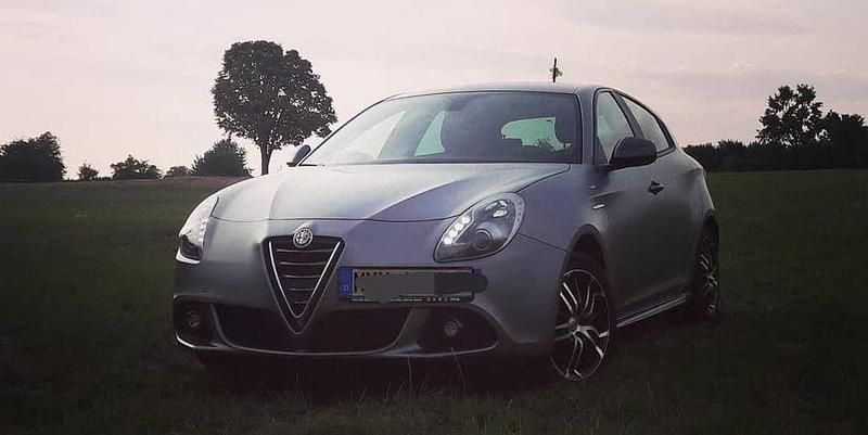 Gebraucht Alfa Romeo Giulietta Sprint 150 PS (110 kW) 2014 Grau Limousine