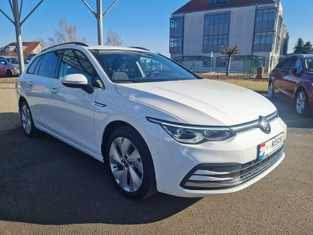 Gebraucht VW Golf VIII Style 150 PS (110 kW) 2022 Weiß Kombi