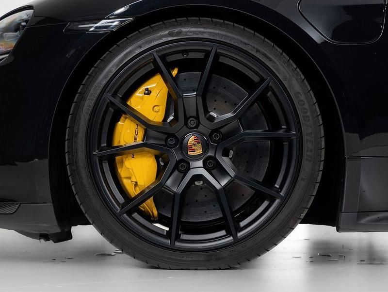 Gebraucht Porsche Taycan GTS 439 kW (598 PS) 2024 Schwarz Limousine