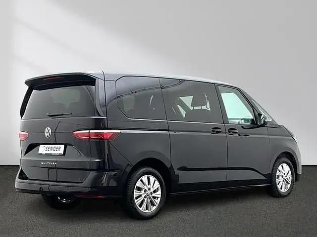 Second-hand VW Multivan Life 150 CP (110 kW) 2024 Negru Monovolum