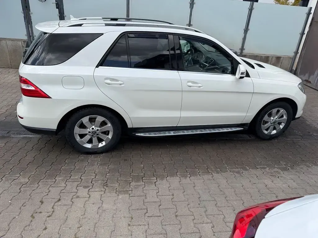Gebraucht Mercedes ML350 258 PS (189 kW) 2013 Weiß SUV