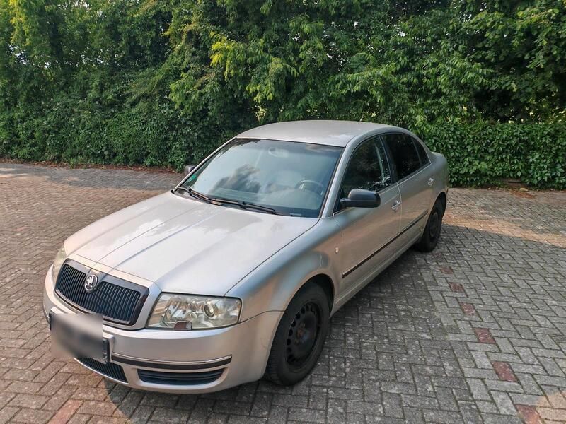 Silber Gebraucht 2003 Skoda Superb Limousine | 750 € (Fairer Preis) - Bild 1/4