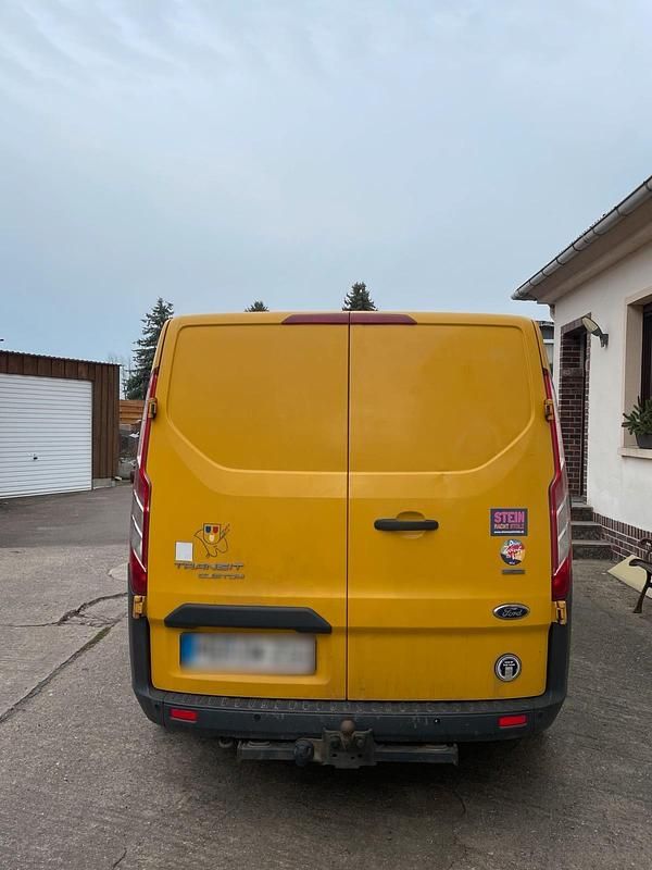 Usado Ford Transit 102 HP (75 kW) 2015 Amarelo Monovolume