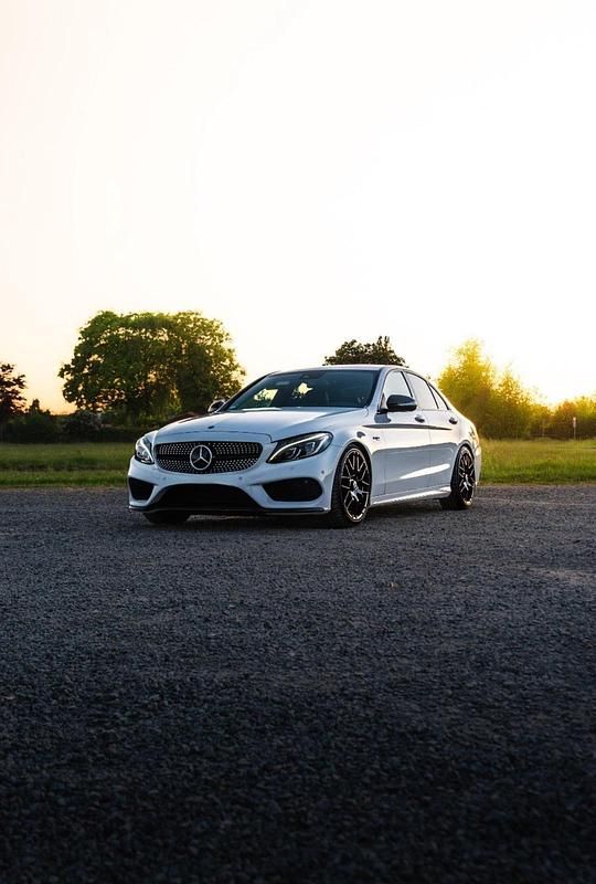 Weiß Gebraucht 2016 Mercedes C43 AMG Limousine | 28.999 € - Bild 1/4