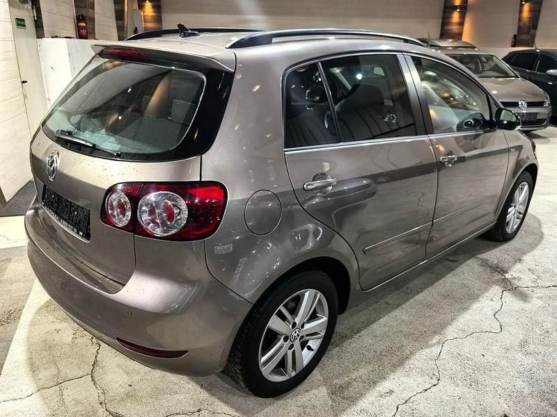 Gebraucht VW Golf Plus Cross 122 PS (89 kW) 2013 Braun Van / Kleinbus