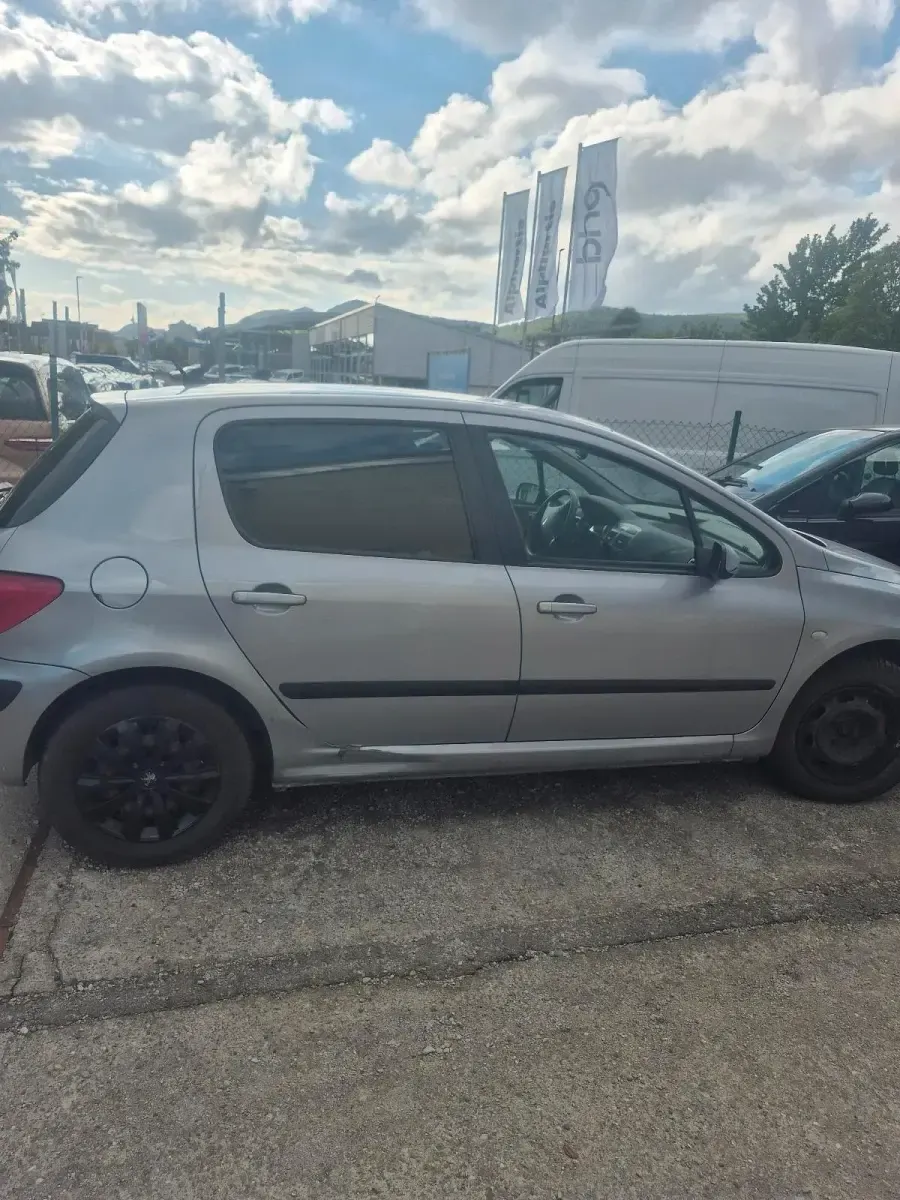 Gebraucht Peugeot 307 109 PS (80 kW) 2003 Silber Kleinwagen