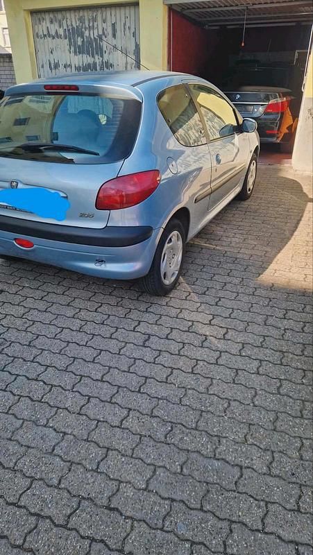 Gebraucht Peugeot 206 60 PS (44 kW) 2001 Grau Coupé
