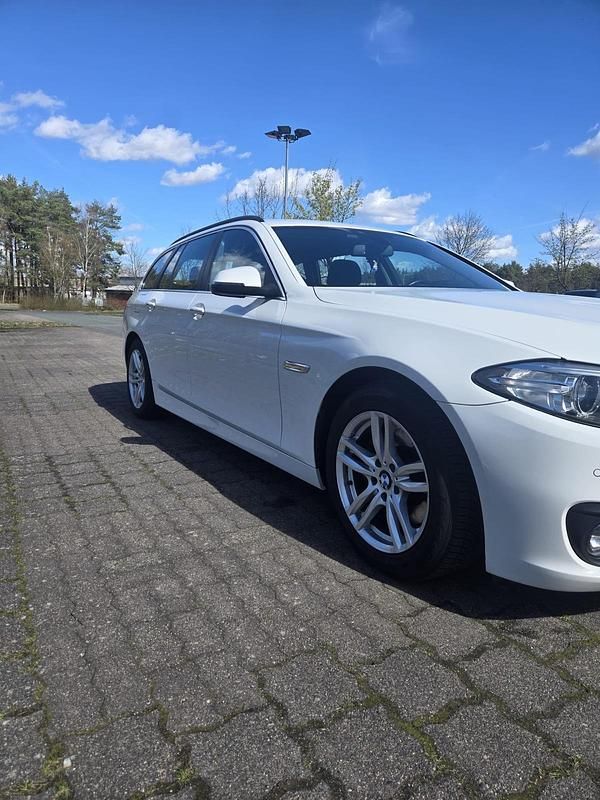 Gebraucht BMW 520 Performance 190 PS (139 kW) 2015 Weiß Kombi