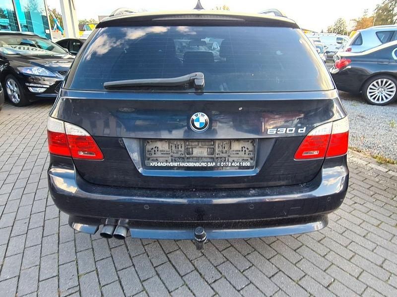 Gebraucht BMW 530 Advantage 235 PS (172 kW) 2009 Blau Kombi