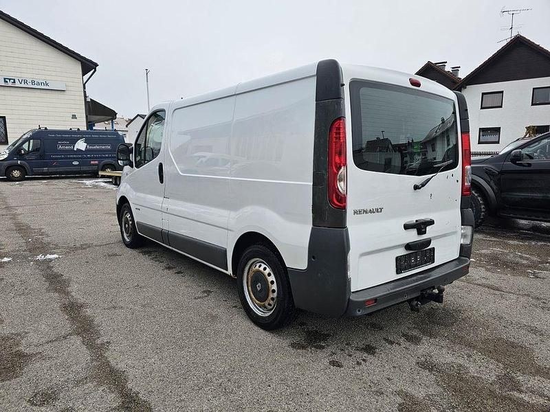Gebraucht Renault Trafic 114 PS (83 kW) 2008 Weiß Van / Kleinbus