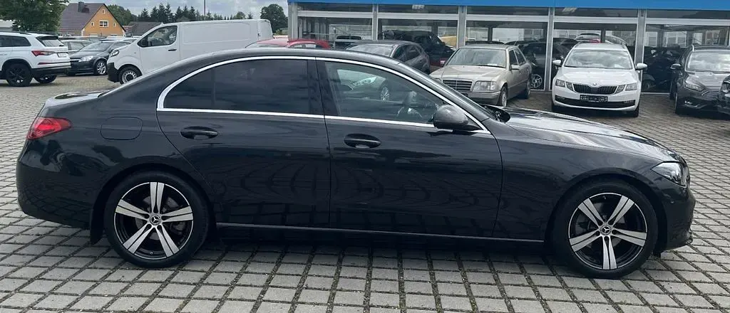 Gebraucht Mercedes C200 Avantgarde 204 PS (150 kW) 2023 Grau Limousine