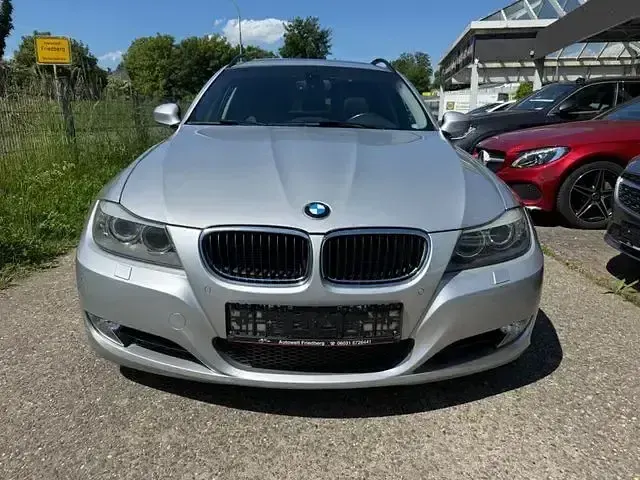 Gebraucht BMW 320 Performance 177 PS (130 kW) 2010 Titansilber metallic Kombi