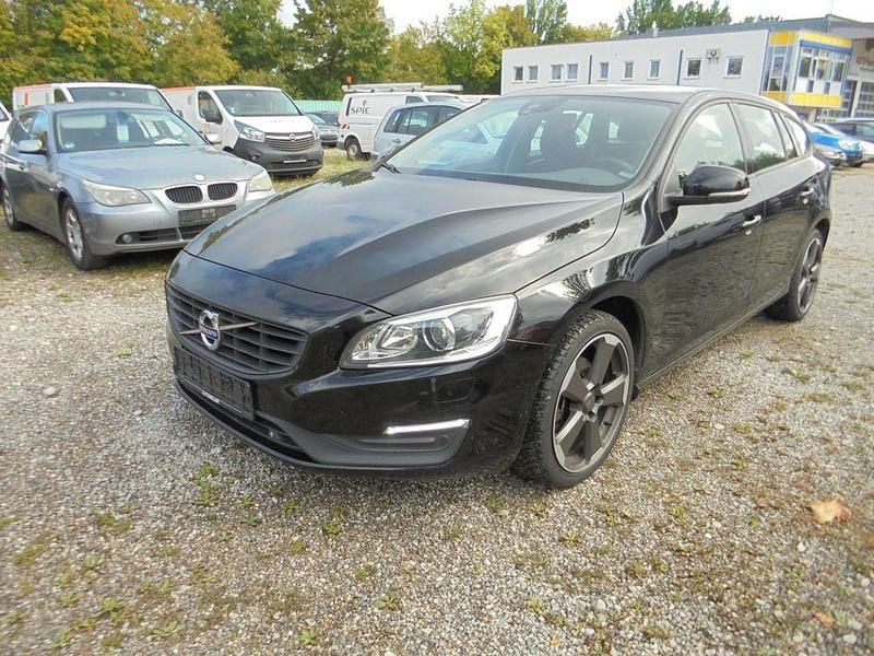 Black solid (stone) / solid Gebraucht 2016 Volvo V60 Kinetic Kombi | 6.350 € (Superpreis) - Bild 1/4