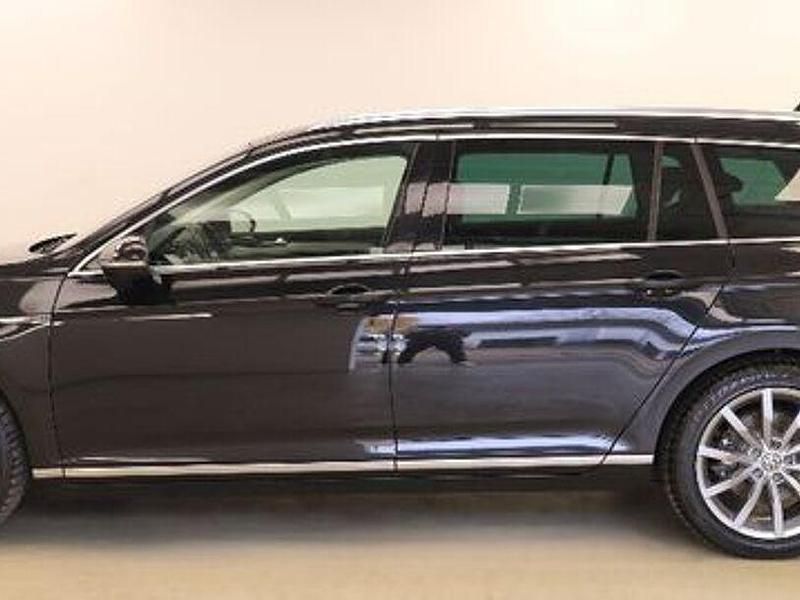 Gebraucht VW Passat Highline 239 PS (175 kW) 2015 Schwarz Kombi