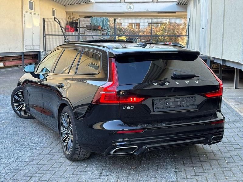 Gebraucht Volvo V60 R-Design 190 PS (139 kW) 2018 Schwarz Kombi