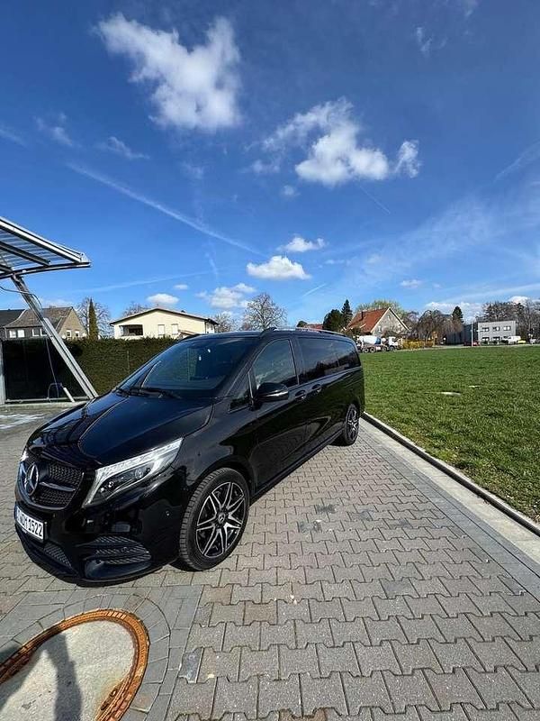 Gebraucht Mercedes V300 Avantgarde Edition 239 PS (175 kW) 2021 Schwarz Van / Kleinbus