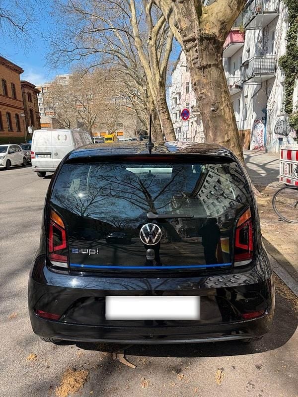 Gebraucht VW e-up! 61 kW (83 PS) 2021 Schwarz Kleinwagen