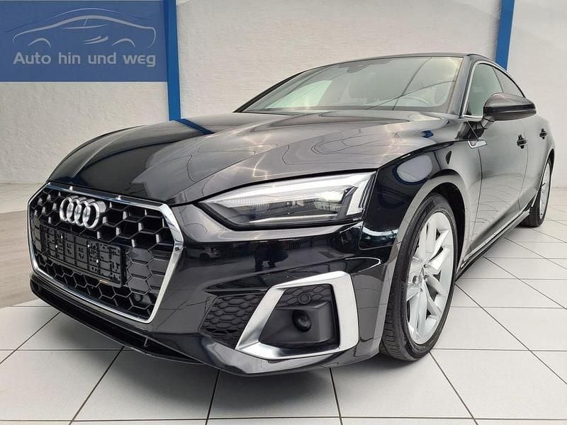 Mythosschwarz metallic (metallic) Gebraucht 2020 Audi A5 Sportback S-Line Limousine | 25.900 € (Guter Preis) - Bild 1/4