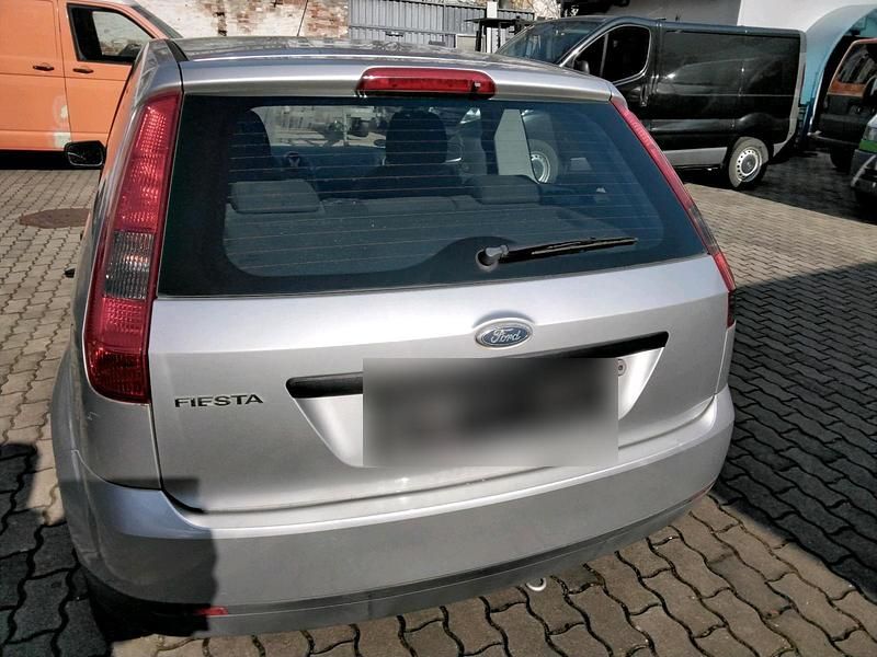 Gebraucht Ford Fiesta 75 PS (55 kW) 2004 Silber Kleinwagen