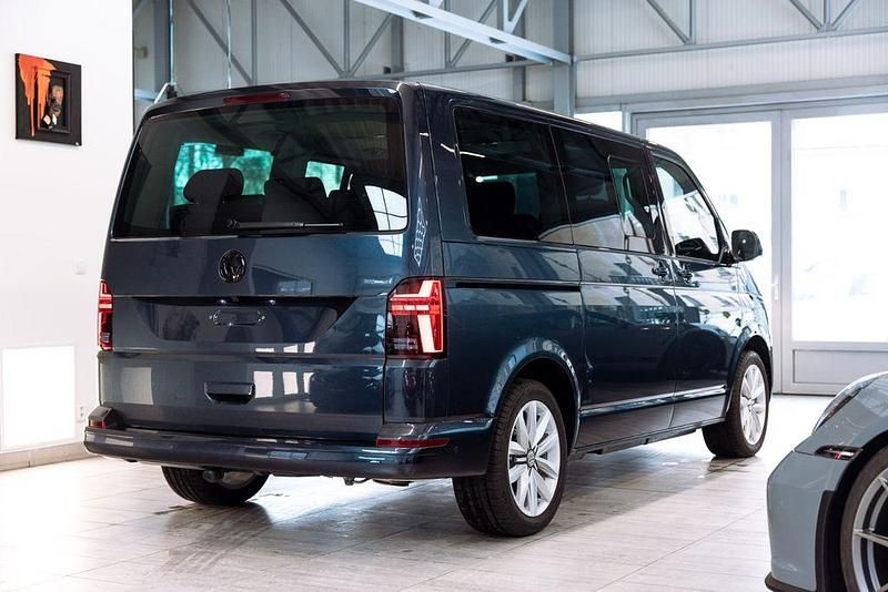 Gebraucht VW Multivan Highline 204 PS (150 kW) 2023 Blau Van