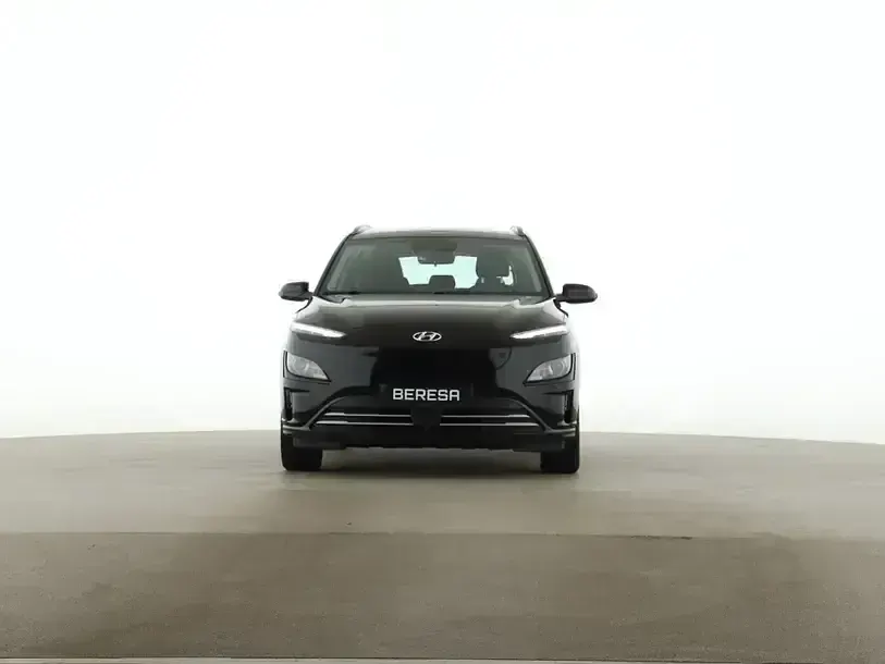 Gebraucht Hyundai Kona Select 100 kW (136 PS) 2023 Schwarz SUV