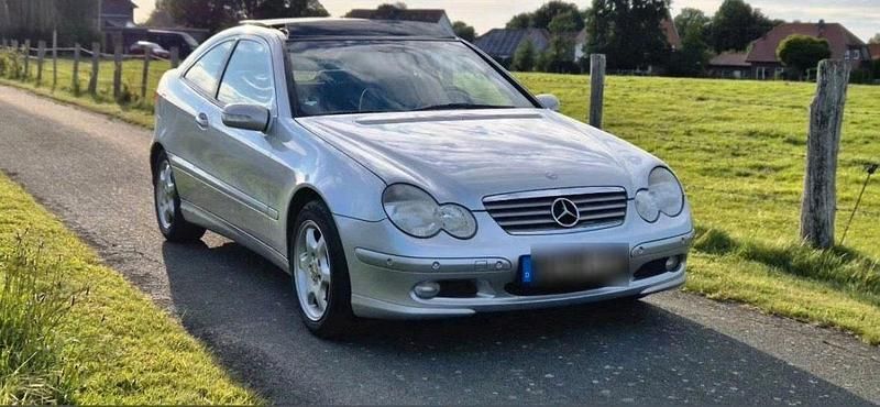 Grau Gebraucht 2001 Mercedes C230 Coupé | 4.000 € (Etwas zu teuer) - Bild 1/4