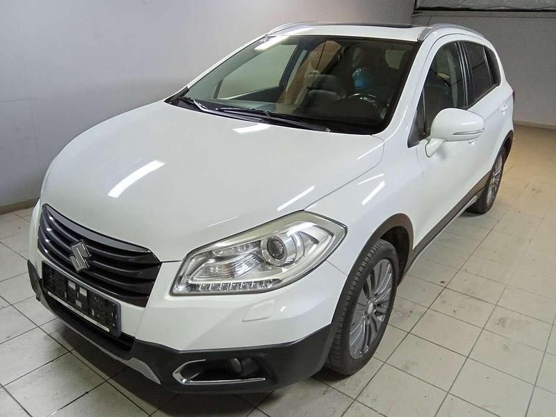 Weiß Gebraucht 2014 Suzuki SX4 S-Cross Club SUV | 9.800 € (Fairer Preis) - Bild 1/4