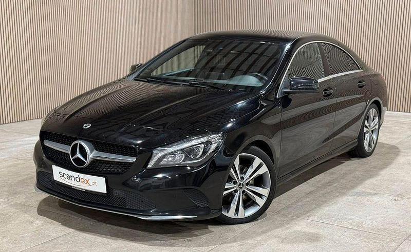Schwarz Gebraucht 2017 Mercedes CLA200 Coupé | 11.000 € (Fairer Preis) - Bild 1/4