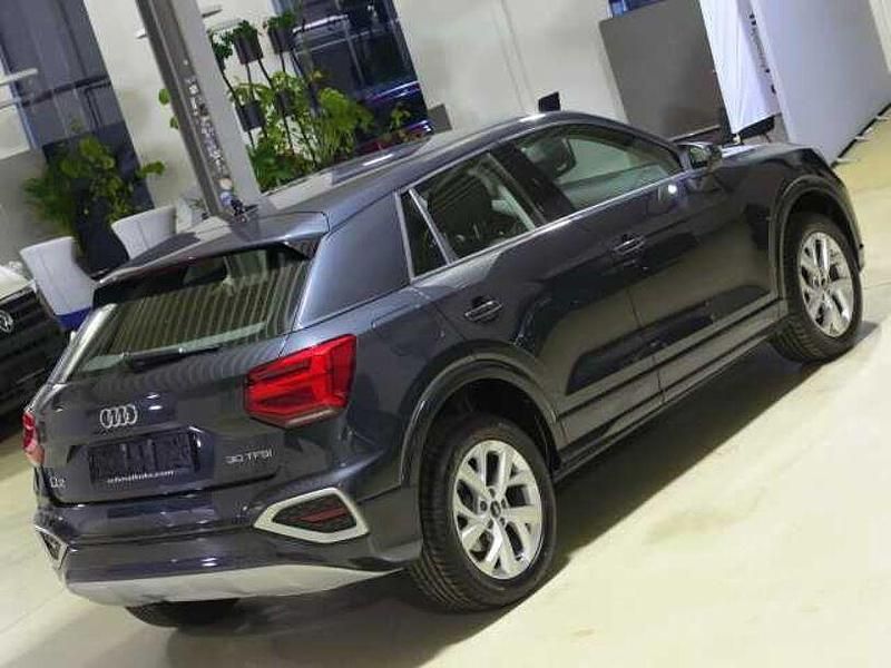 Gebraucht Audi Q2 Advanced 110 PS (80 kW) 2022 Manhattan gray (metallic) SUV