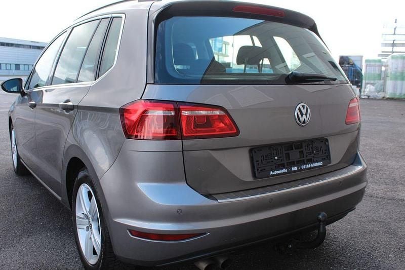 Gebraucht VW Golf VII Highline 125 PS (91 kW) 2015 Grau Limousine