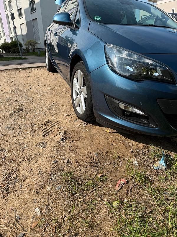 Gebraucht Opel Astra 150 PS (110 kW) 2015 Blau Limousine