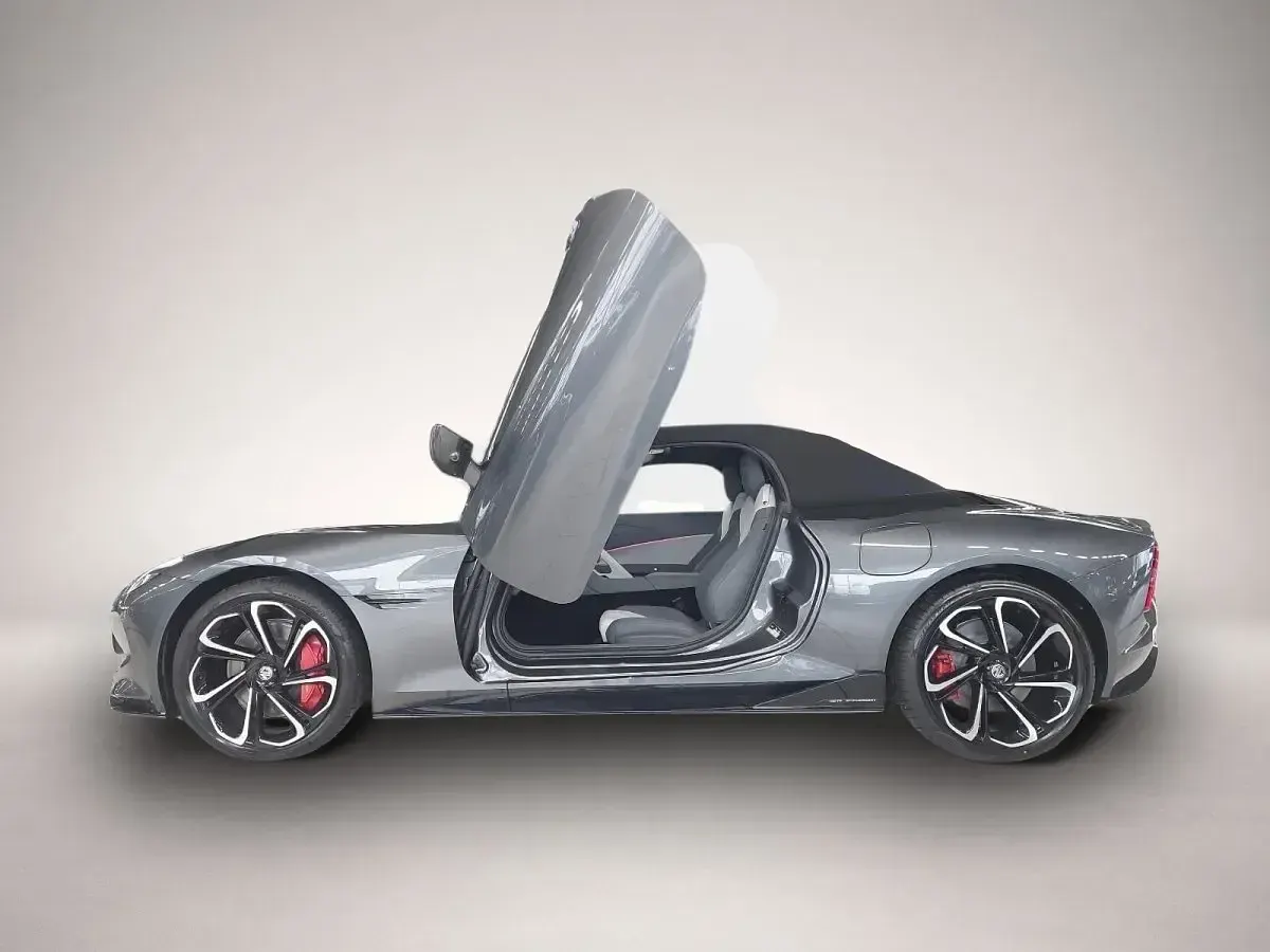 Gebraucht MG Cyberster 375 kW (510 PS) 2026 Grau Cabrio