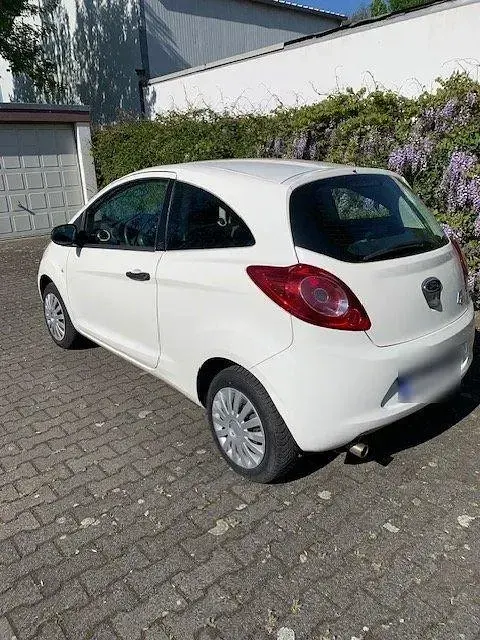 Gebraucht Ford Ka 69 PS (50 kW) 2016 Weiß Kleinwagen