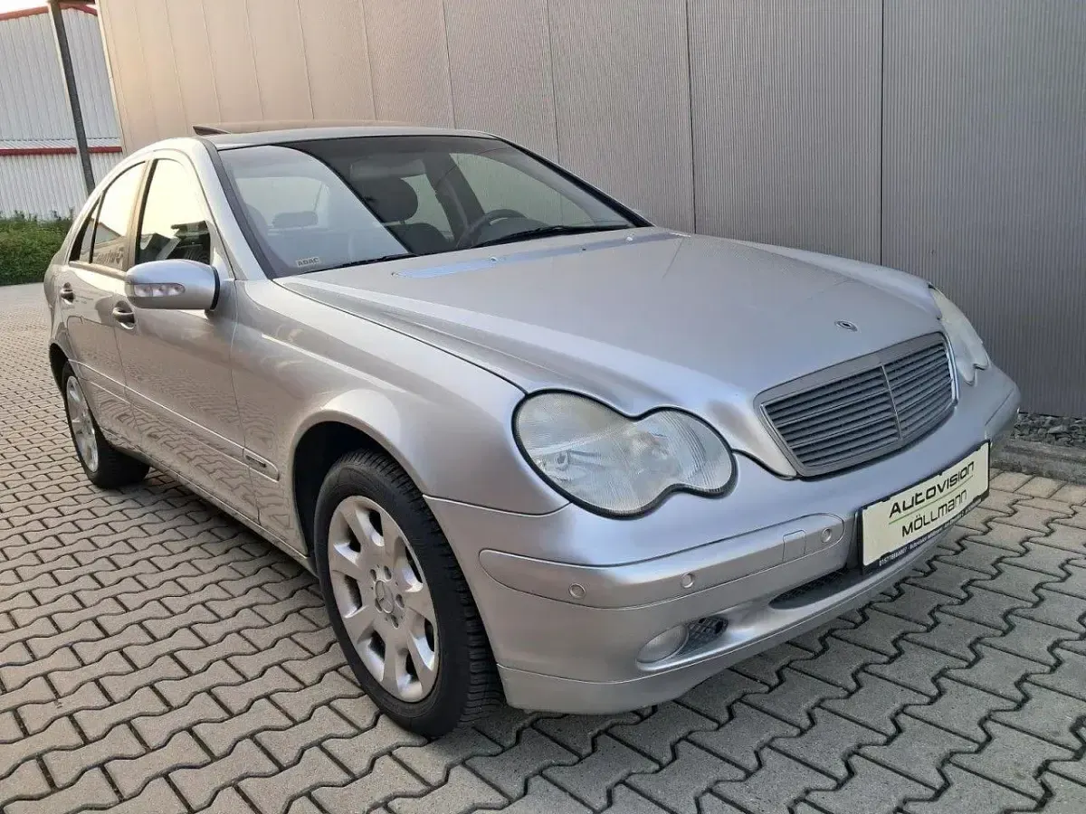 Gebraucht Mercedes C180 143 PS (105 kW) 2003 Silber Limousine