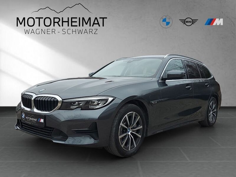 Grau Gebraucht 2022 BMW 330e Advantage Kombi | 27.640 € (Fairer Preis) - Bild 1/4