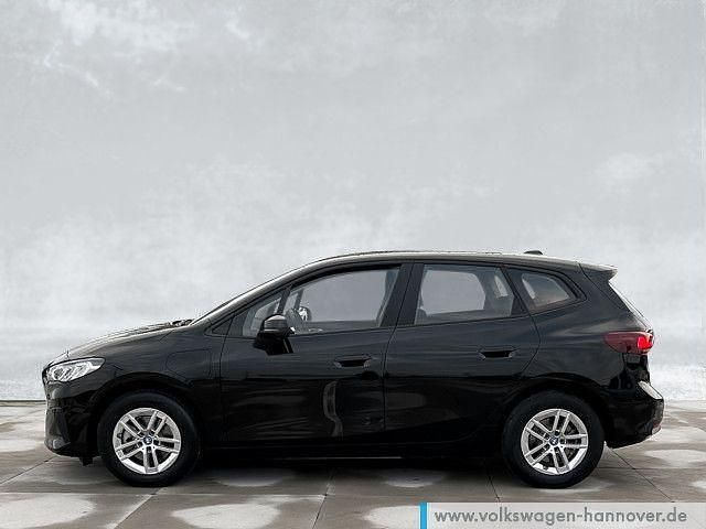 Gebraucht BMW 225 Active Tourer 136 PS (100 kW) 2023 Schwarz metallic Van / Kleinbus