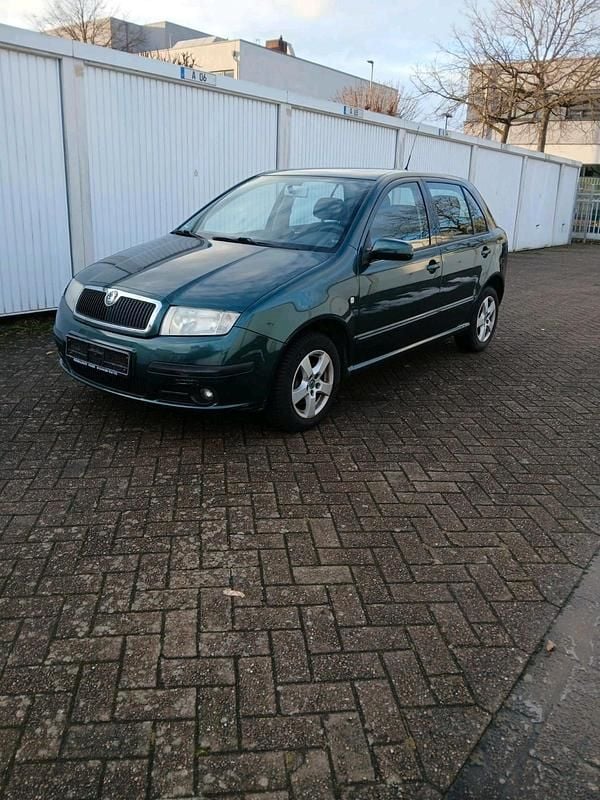 Grün Gebraucht 2007 Skoda Fabia Limousine | 1.200 € (Superpreis) - Bild 1/4