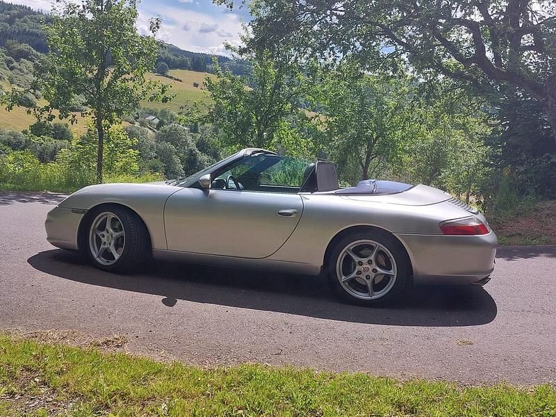 Silber Gebraucht 2003 Porsche 996 Cabrio | 42.500 € (Fairer Preis) - Bild 1/4