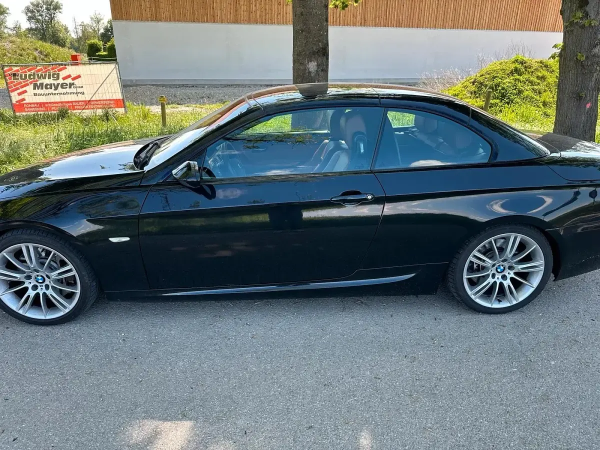 Gebraucht BMW 335 Cabriolet 306 PS (225 kW) 2008 Schwarz Cabrio