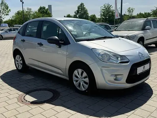 Usado Citroën C3 82 CV (60 kW) 2013 Plateado Berlina