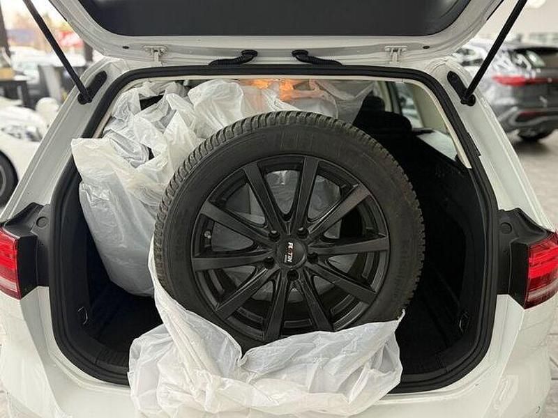 Gebraucht VW Passat Comfortline 220 PS (161 kW) 2018 Weiß Kombi