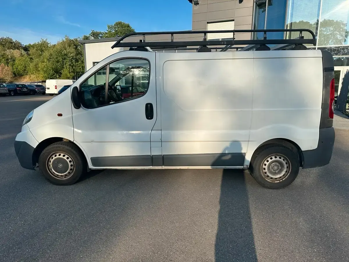 Gebraucht Opel Vivaro 115 PS (84 kW) 2013 Weiß Van / Kleinbus