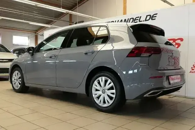 Gebraucht VW Golf VIII Move 150 PS (110 kW) 2023 Grau Limousine