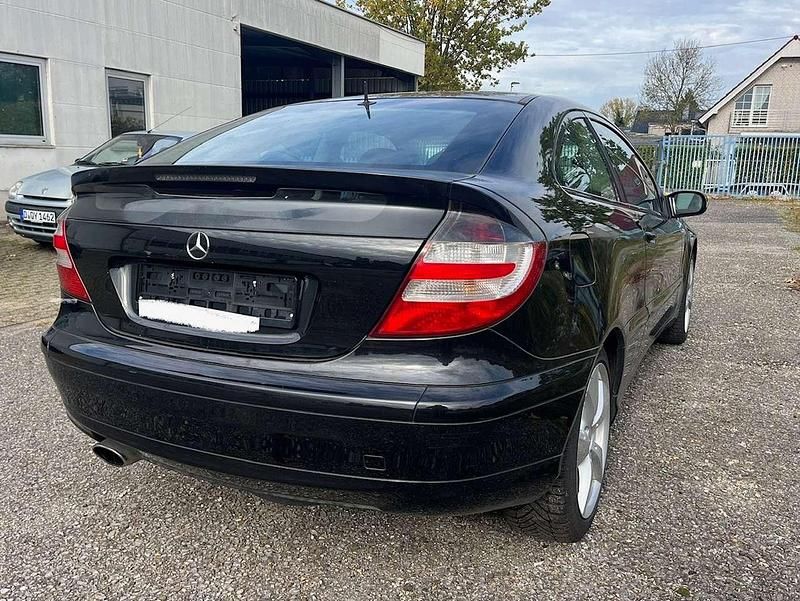 Gebraucht Mercedes C180 143 PS (105 kW) 2004 Schwarz Coupé